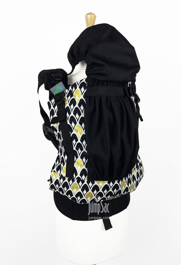 Gold Heart Scales on Black (Flux)